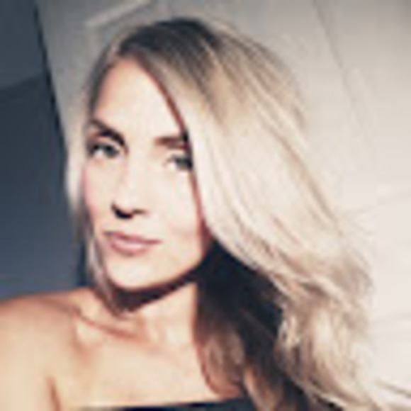 Meet your Posher, Angela - Picture 1 of 1